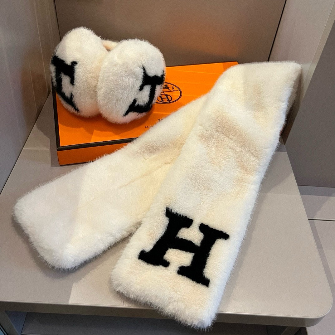Modischer Schal mit H-Buchstaben