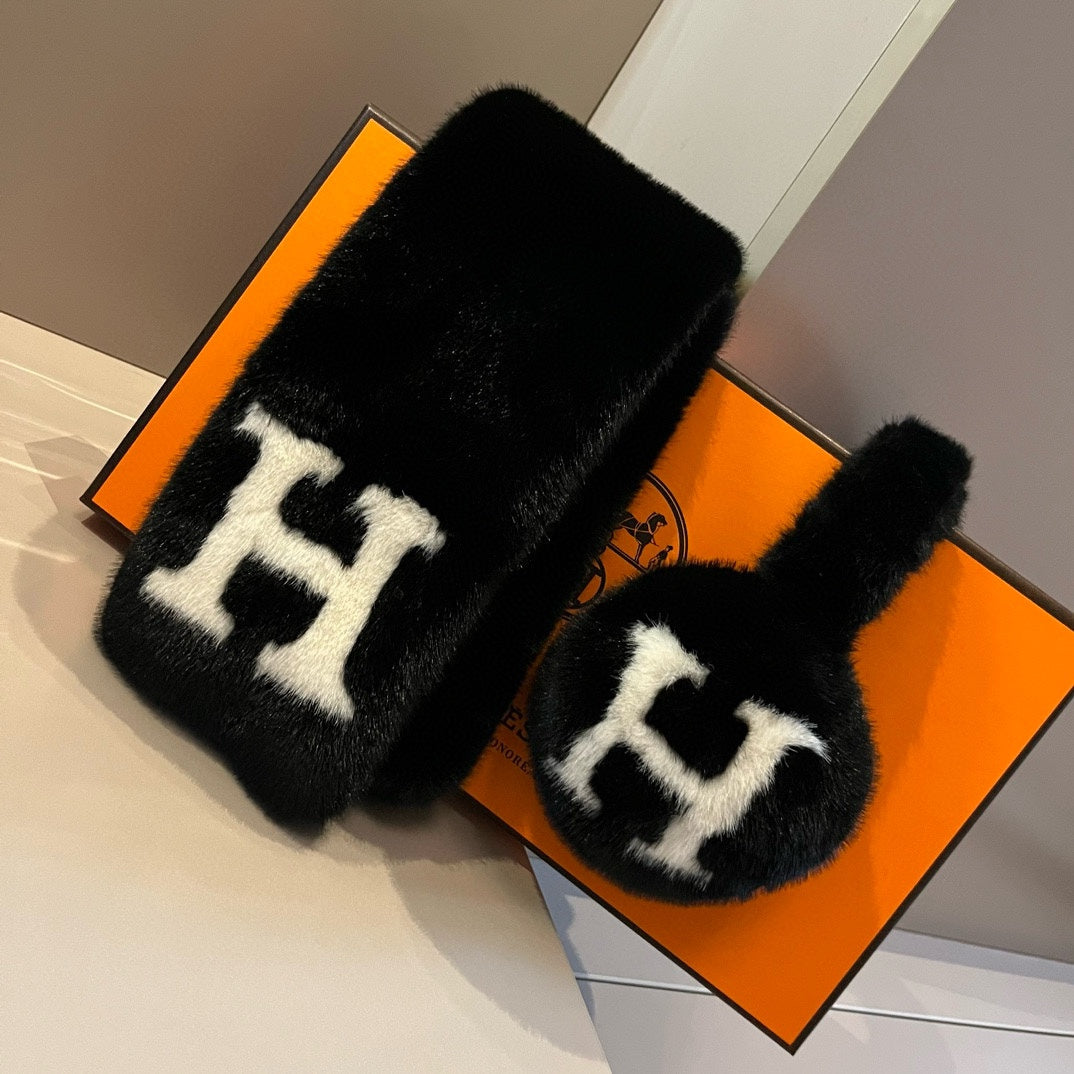 Modischer Schal mit H-Buchstaben