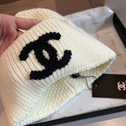 Modische Plüsch-CC-Strickmütze