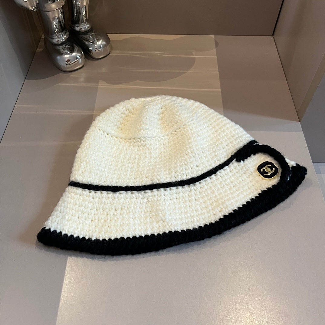 Modischer Plüsch-CC-Bucket-Hut