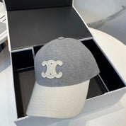 Modische Baseballkappe mit CER-Buchstaben