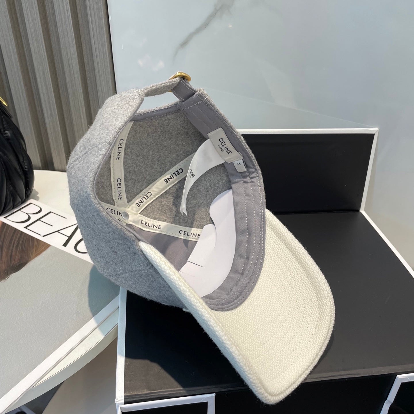 Modische Baseballkappe mit CER-Buchstaben