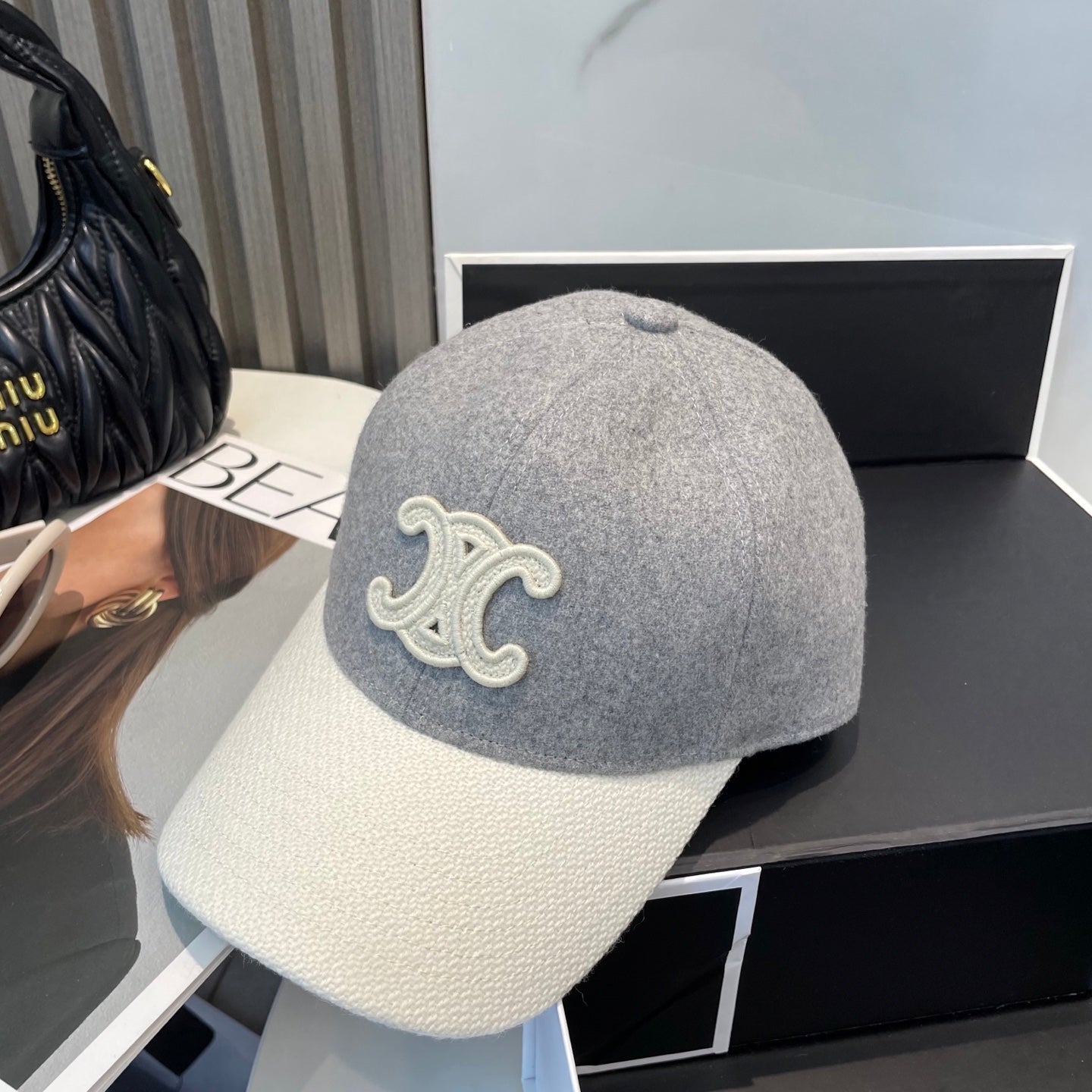 Modische Baseballkappe mit CER-Buchstaben