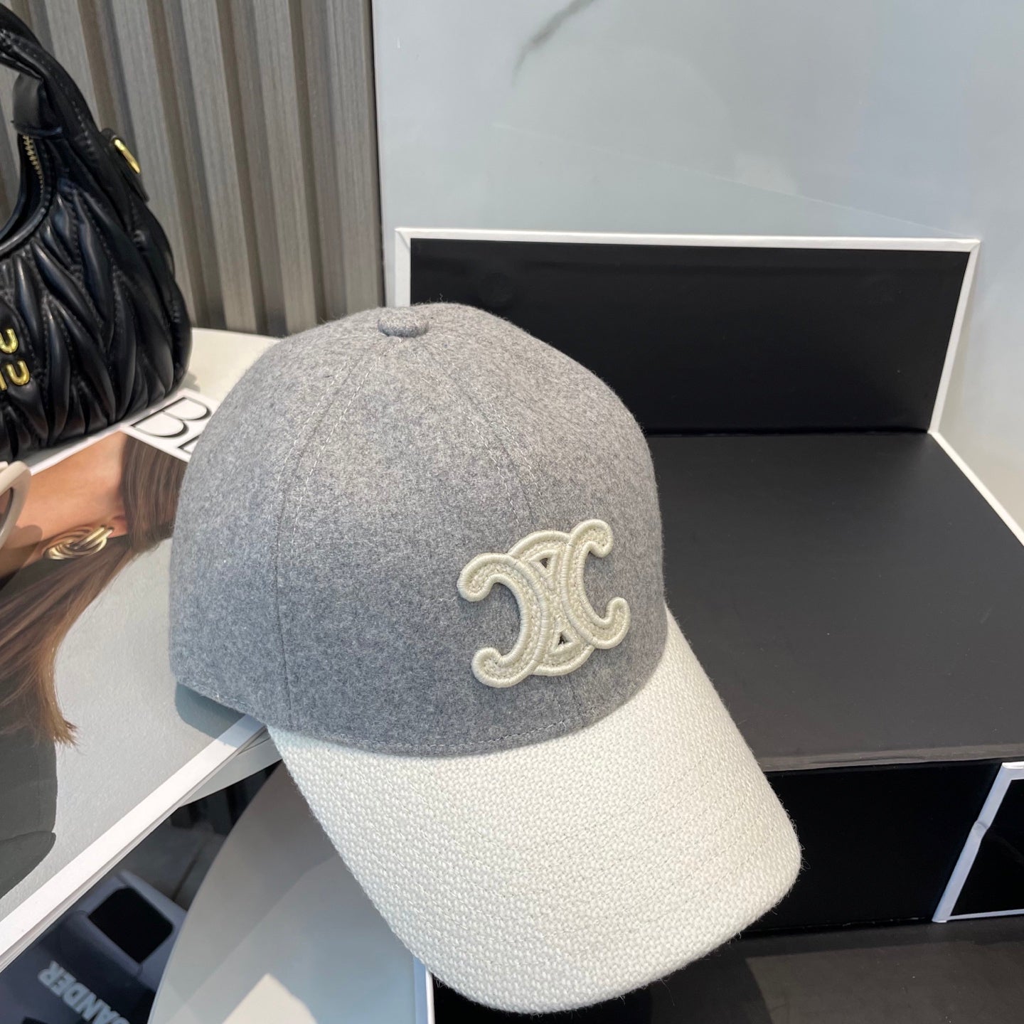 Modische Baseballkappe mit CER-Buchstaben