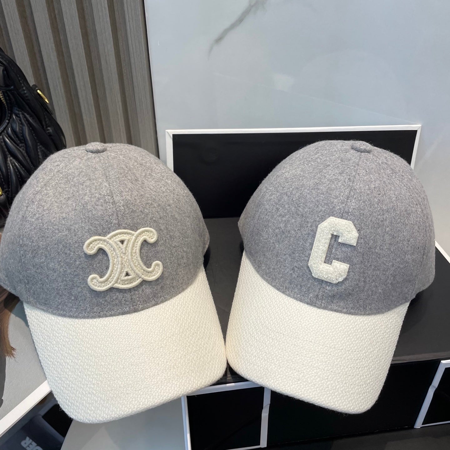 Modische Baseballkappe mit CER-Buchstaben