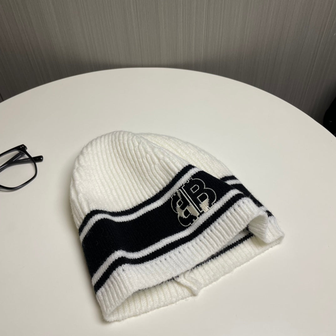 Modische Strickmütze mit Doppel-B-Buchstaben
