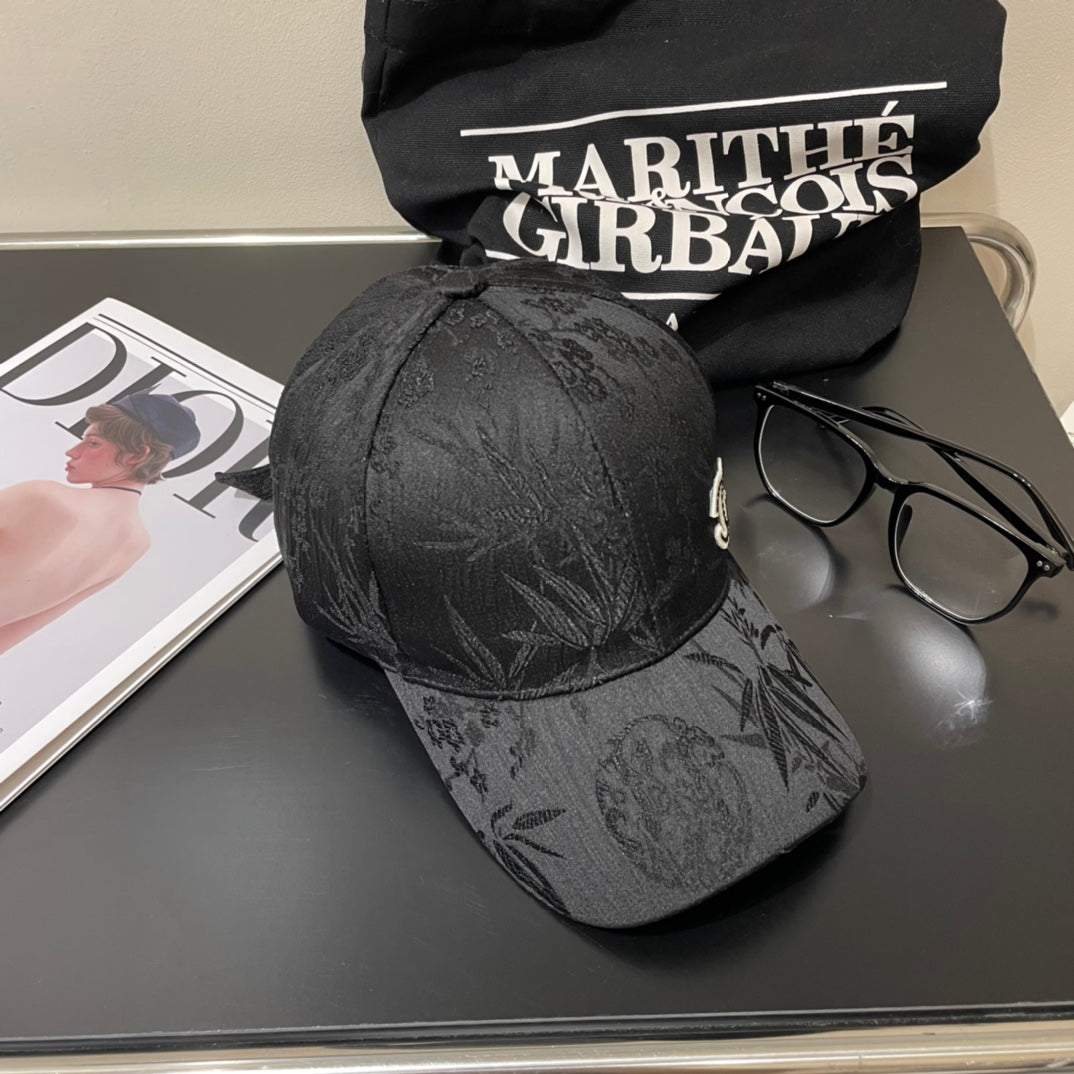 Modischer Bucket Hat mit GG-Buchstaben