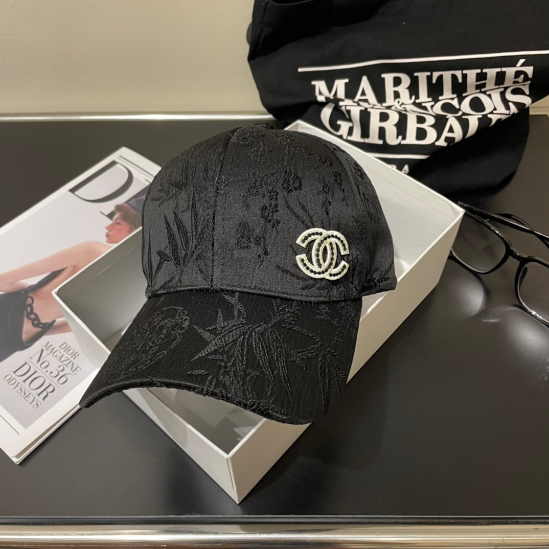 Modischer Bucket Hat mit GG-Buchstaben