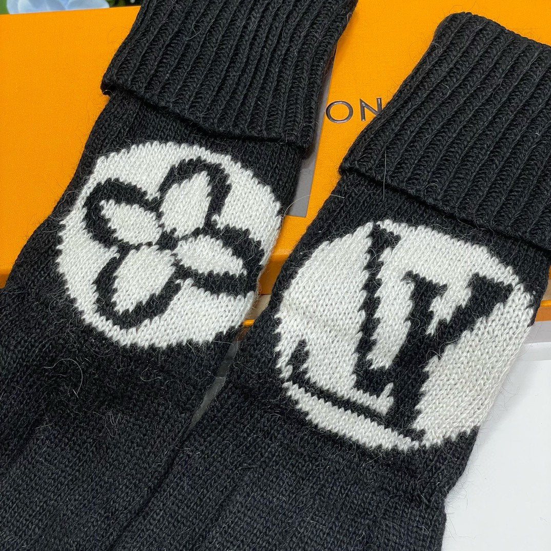 Modische Kleeblatt-Handschuhe