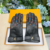 Fashionable four-leaf clover gloves