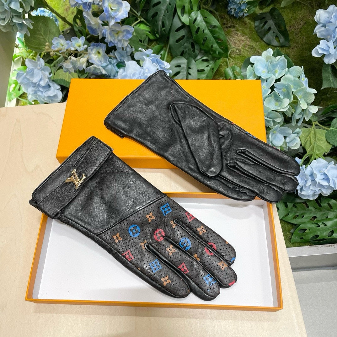 Fashionable four-leaf clover gloves