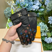 Fashionable four-leaf clover gloves