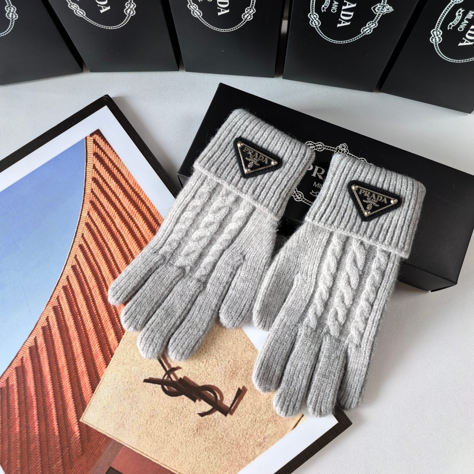 Fashion PAR letter gloves