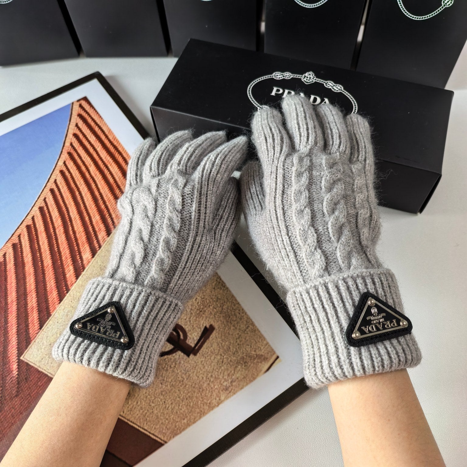 Fashion PAR letter gloves