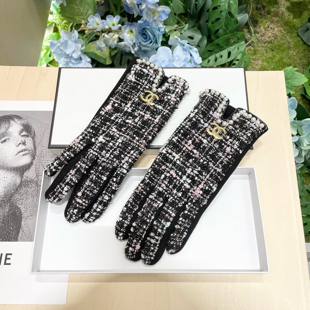 Fashion CC letter gloves