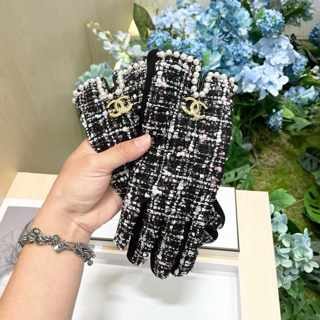 Fashion CC letter gloves
