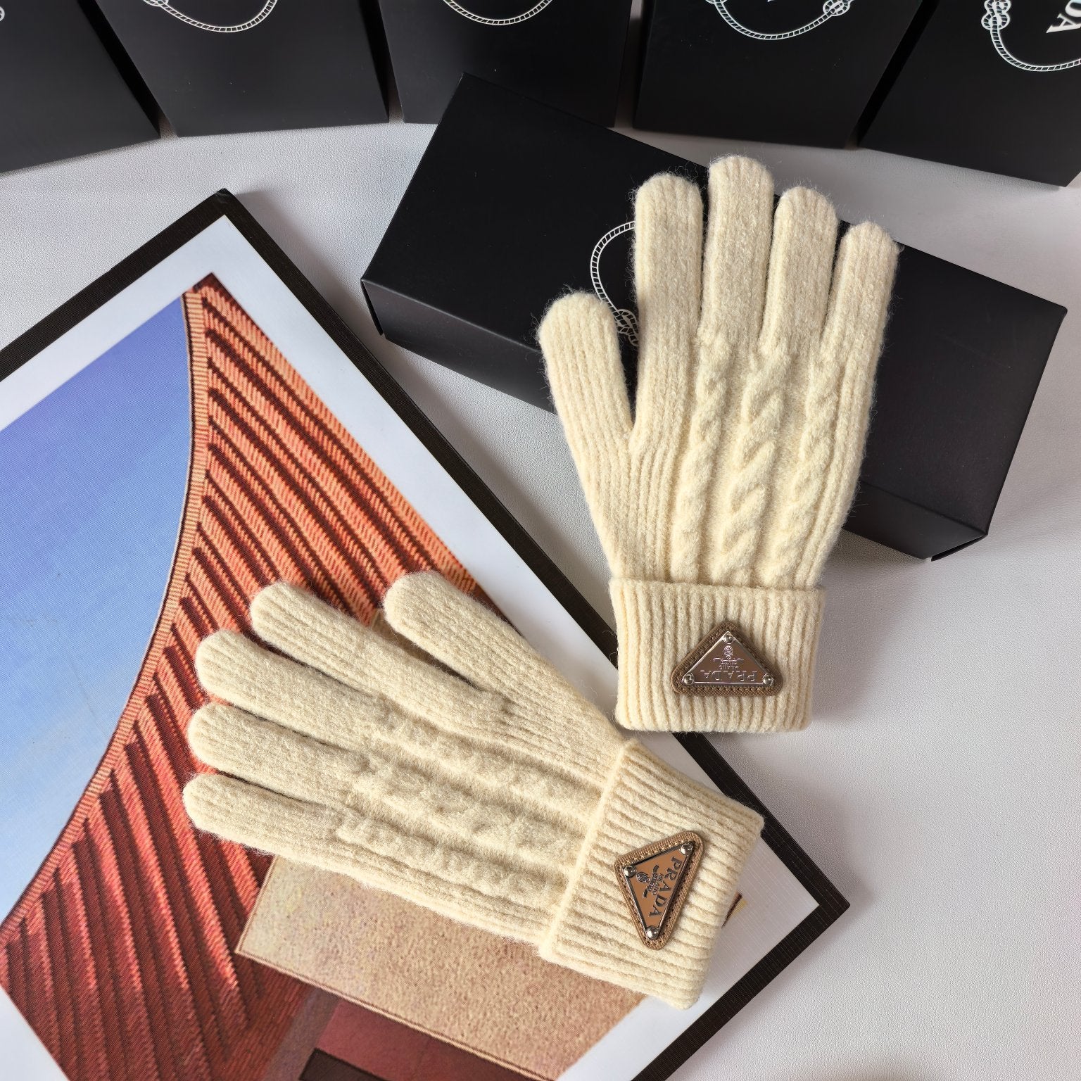 Fashion PAR letter gloves