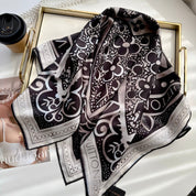 Classic four-leaf clover letter pattern scarf
