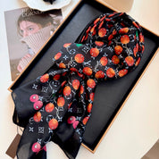 Classic four-leaf clover letter pattern scarf