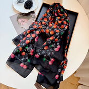 Classic four-leaf clover letter pattern scarf