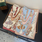 Klassischer Schal mit vierblättrigem Kleeblatt-Buchstabenmuster