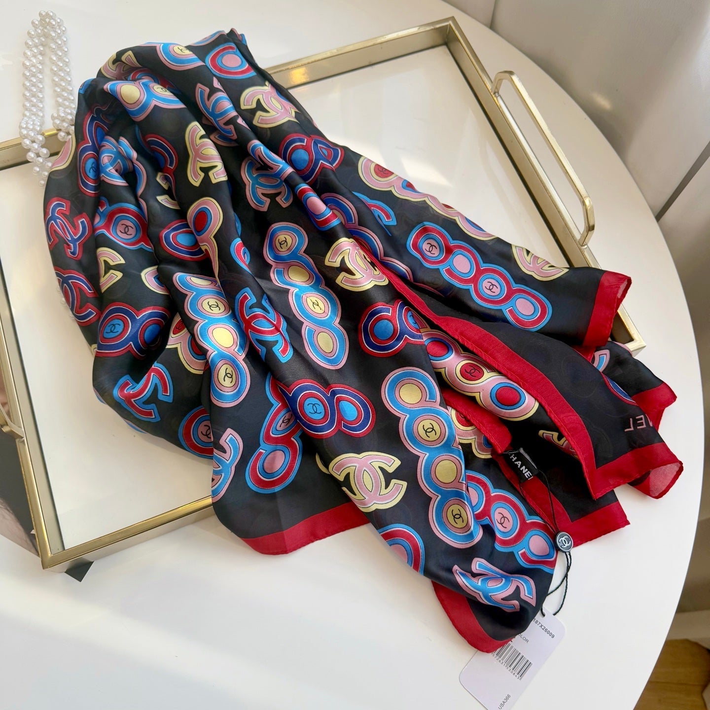 Classic CC letter pattern scarf