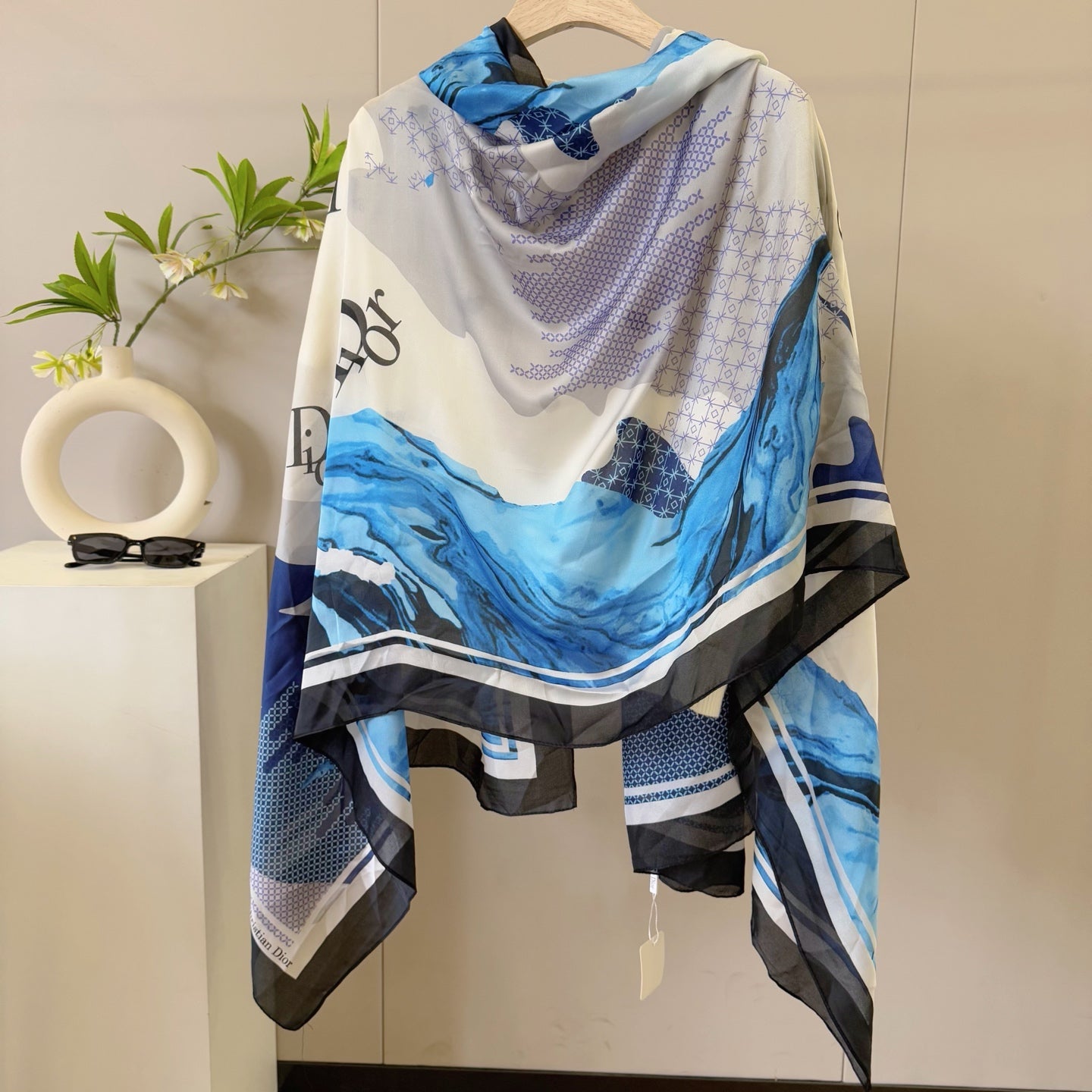 Classic CD letter pattern scarf