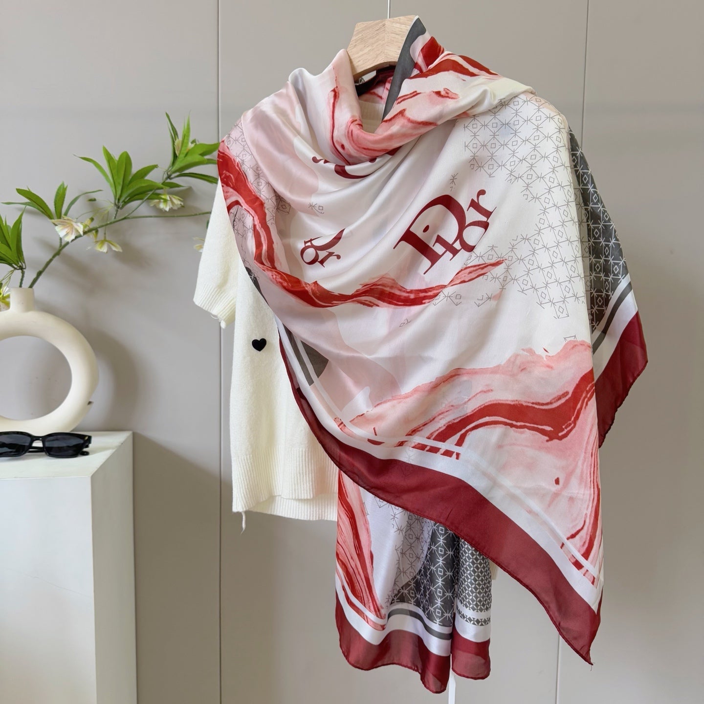 Classic CD letter pattern scarf