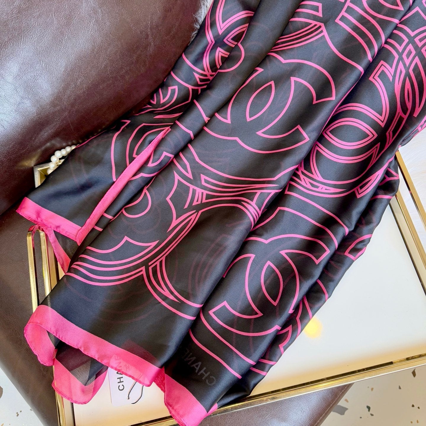 Classic CC letter pattern scarf