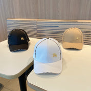 Modische Baseballkappe mit BUR-Buchstaben
