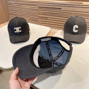 Modische Baseballkappe mit CEL-Buchstaben