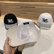 Modische Baseballkappe mit CD-Buchstaben