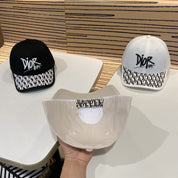 Modische Baseballkappe mit CD-Buchstaben