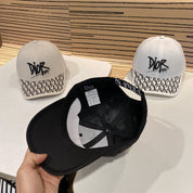 Modische Baseballkappe mit CD-Buchstaben