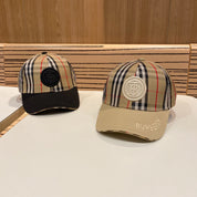 Modische Baseballkappe mit BUR-Buchstaben