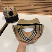 Modische Baseballkappe mit BUR-Buchstaben