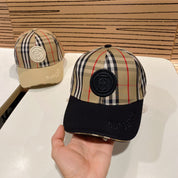 Modische Baseballkappe mit BUR-Buchstaben
