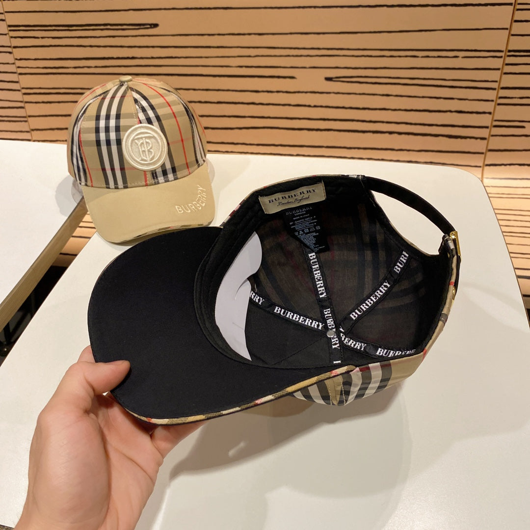 Modische Baseballkappe mit BUR-Buchstaben