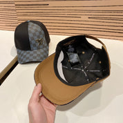 Fashionable four-leaf clover letter baseball cap
