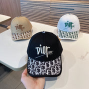 Modische Baseballkappe mit CD-Buchstaben