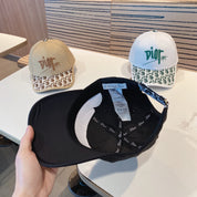 Modische Baseballkappe mit CD-Buchstaben