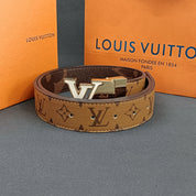 3-farbiger Luxus-Gürtel mit doppelseitigem Blumenmotiv und vierblättrigem Kleeblatt